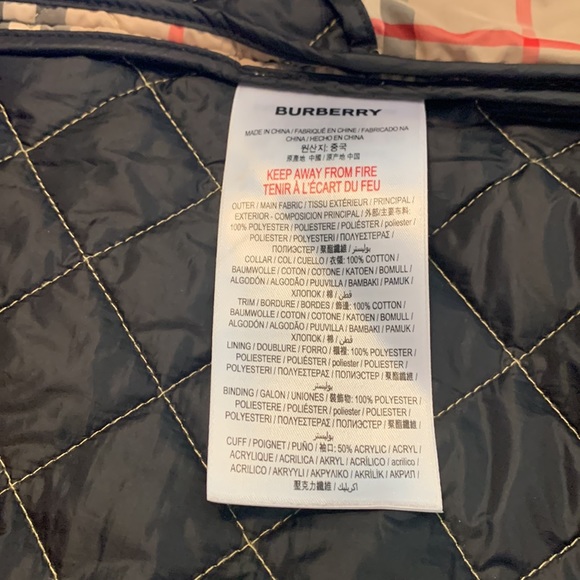 Burberry coat (Boys sz6). This item is absolutely authentic - Picture 6 of 8